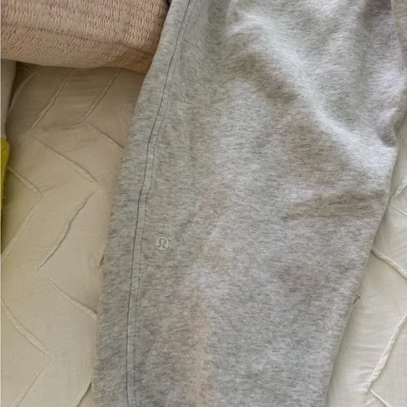 Lululemon scuba joggers great condition - Picture 7 of 7